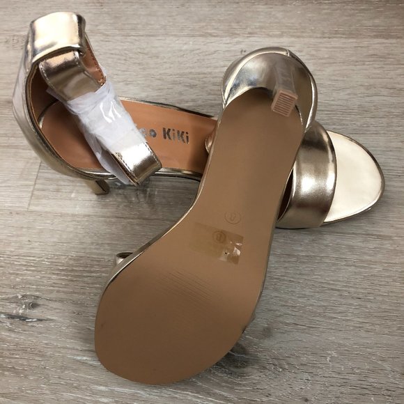 gold high heels - Picture 4 of 5